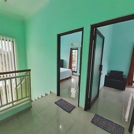Villa 3 Bedroom Edelweis No. 7 Near Museum Angkut Batu  Exteriör bild