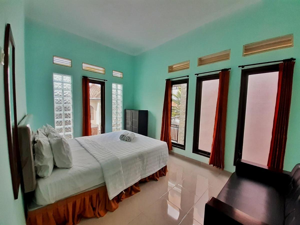 Villa 3 Bedroom Edelweis No. 7 Near Museum Angkut Batu  Exteriör bild